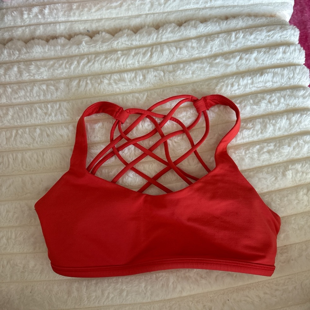 Lululemon Free to be Wild bra